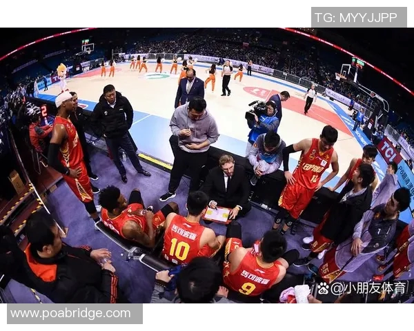 小牛队与湖人激战正酣NBA赛季精彩对决引发球迷热议