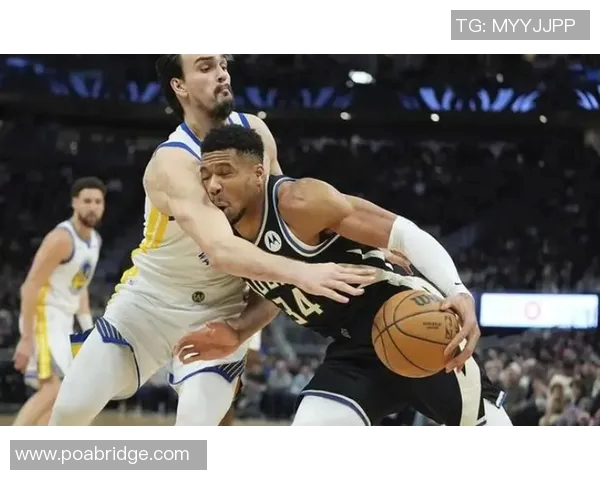 猛龙与雄鹿激战正酣解说员热情解读比赛精彩瞬间