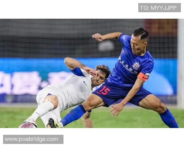 重庆当代与上海上港激战正酣谁将赢得这场中超焦点之战